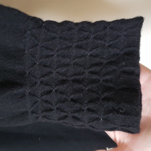 Lord and Taylor Cashmere sweater, black, loose crew neck, women's size small - Picture 4 of 8